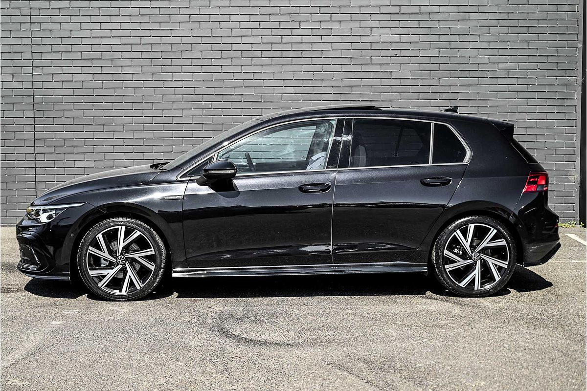 2022 Volkswagen Golf 110TSI R-Line 8
