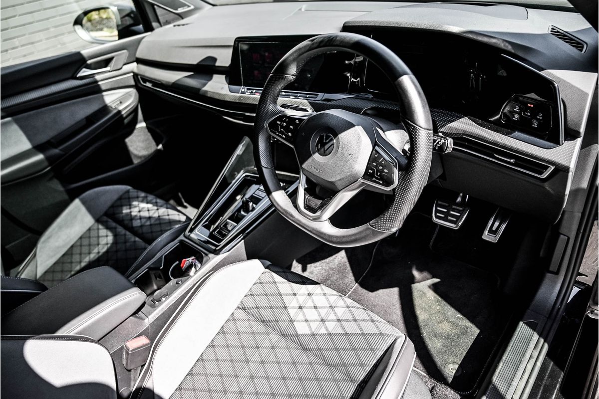 2022 Volkswagen Golf 110TSI R-Line 8