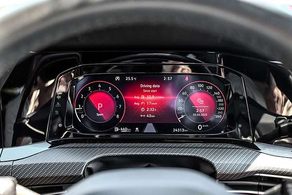 2022 Volkswagen Golf 110TSI R-Line 8