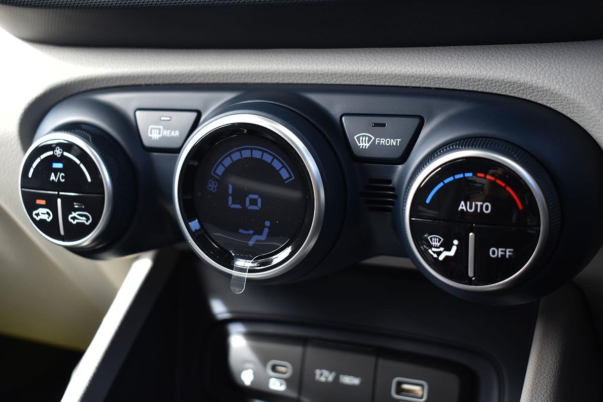 2024 Hyundai Venue Elite QX.V5