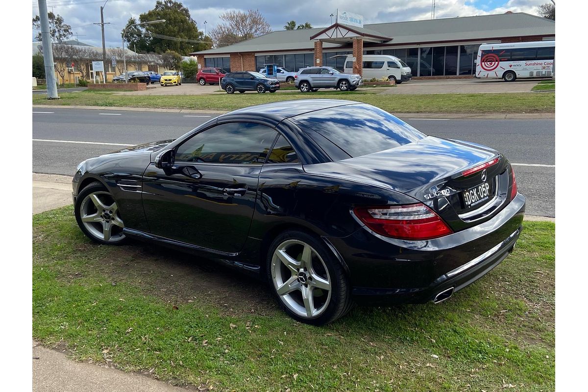 2011 Mercedes-Benz SLK-Class SLK200 BlueEFFICIENCY R172