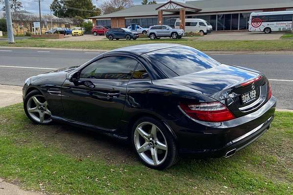 2011 Mercedes-Benz SLK-Class SLK200 BlueEFFICIENCY R172