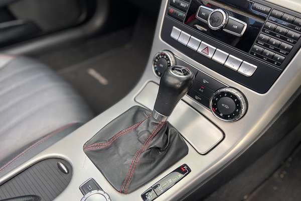 2011 Mercedes-Benz SLK-Class SLK200 BlueEFFICIENCY R172