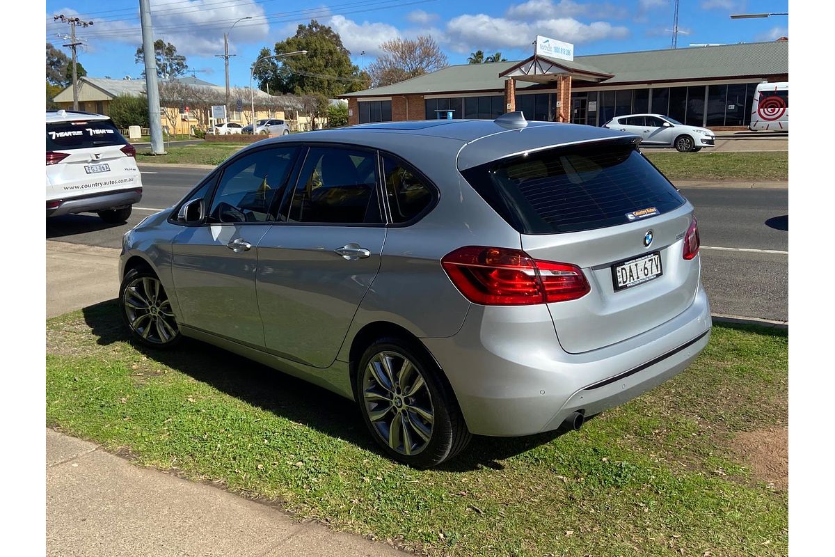 2015 BMW 2 Series 218i Sport Line F45