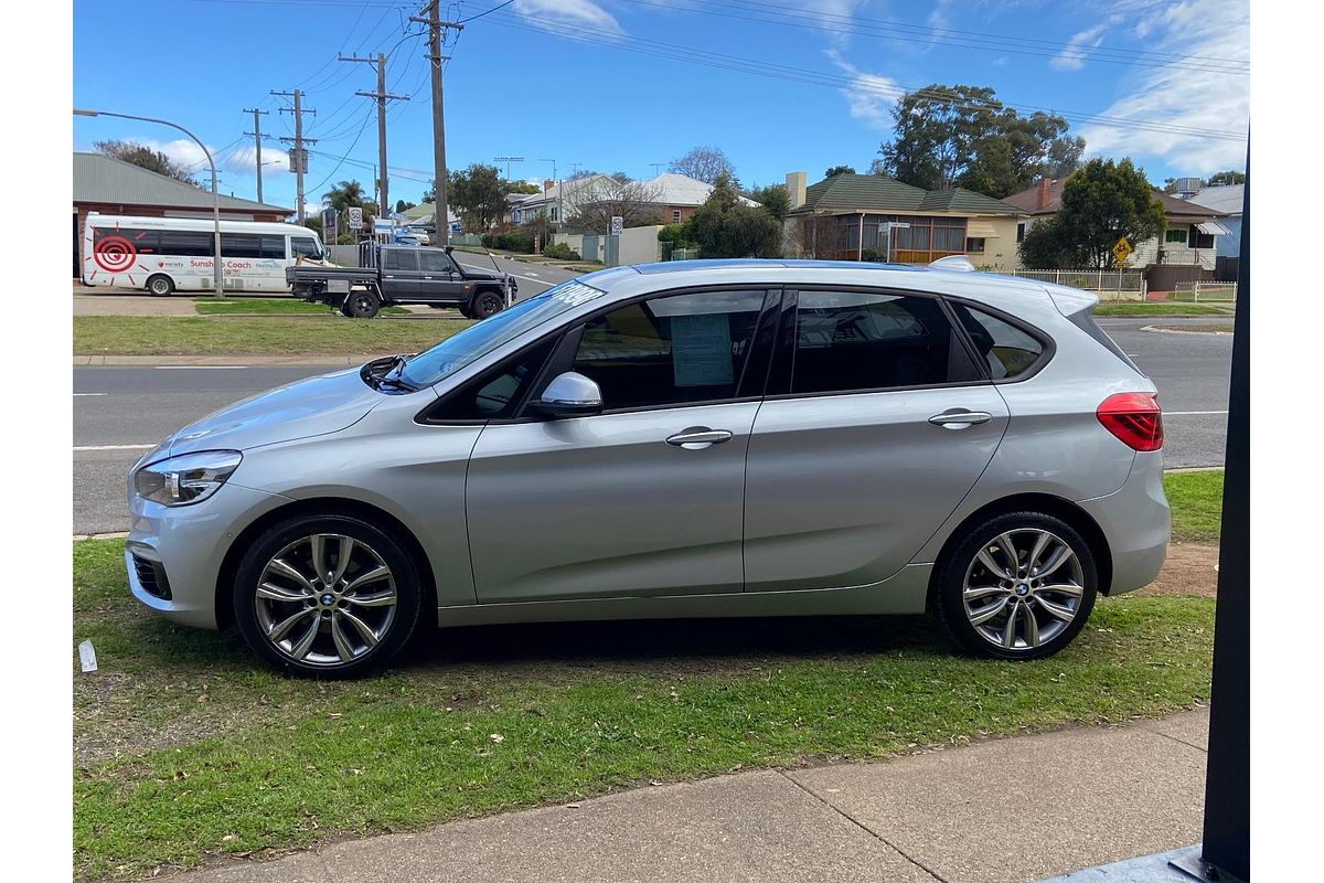 2015 BMW 2 Series 218i Sport Line F45