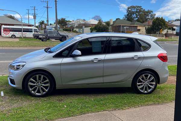 2015 BMW 2 Series 218i Sport Line F45
