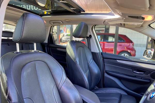 2015 BMW 2 Series 218i Sport Line F45