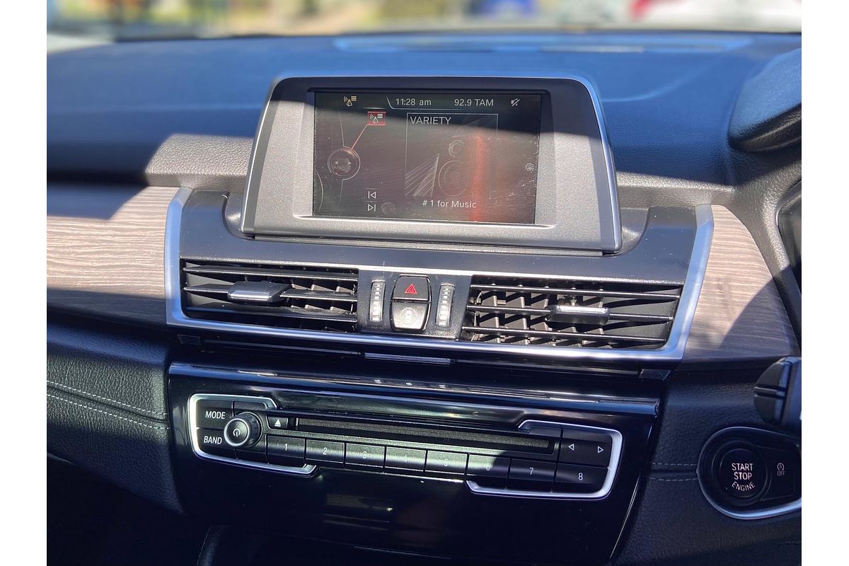 2015 BMW 2 Series 218i Sport Line F45