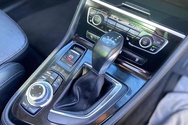 2015 BMW 2 Series 218i Sport Line F45