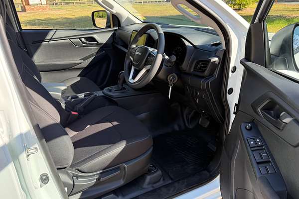 2024 Isuzu D-MAX SX High Ride Rear Wheel Drive