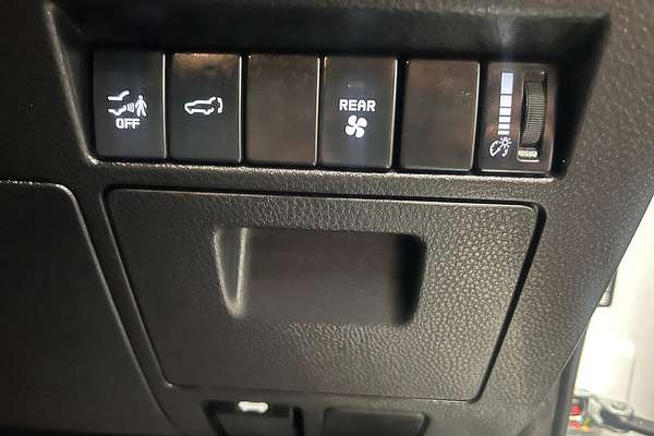 2024 Isuzu MU-X LS-U