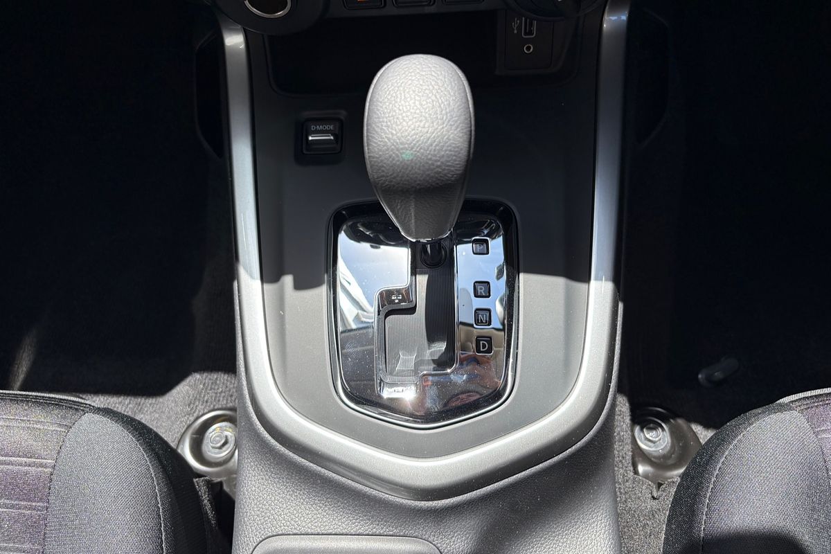 2024 Nissan Navara ST D23 4X4