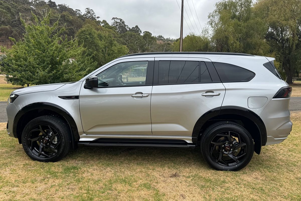 2025 Isuzu MU-X X-TERRAIN