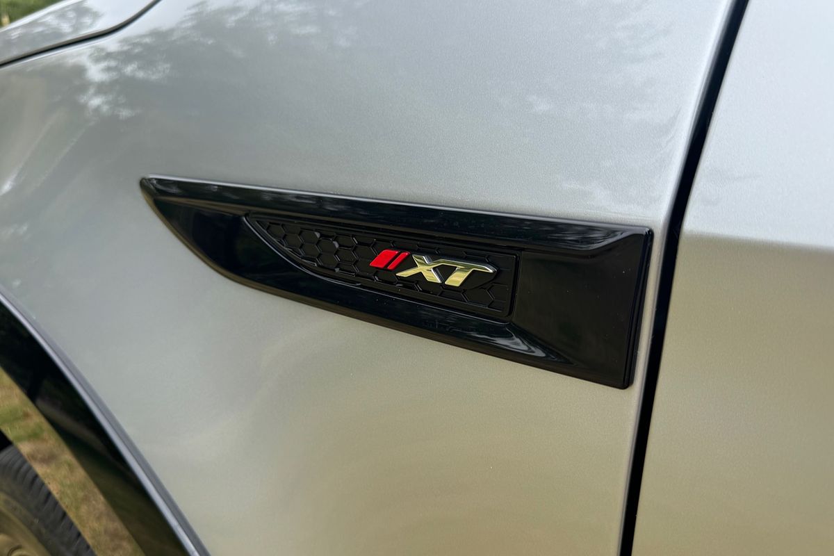 2025 Isuzu MU-X X-TERRAIN