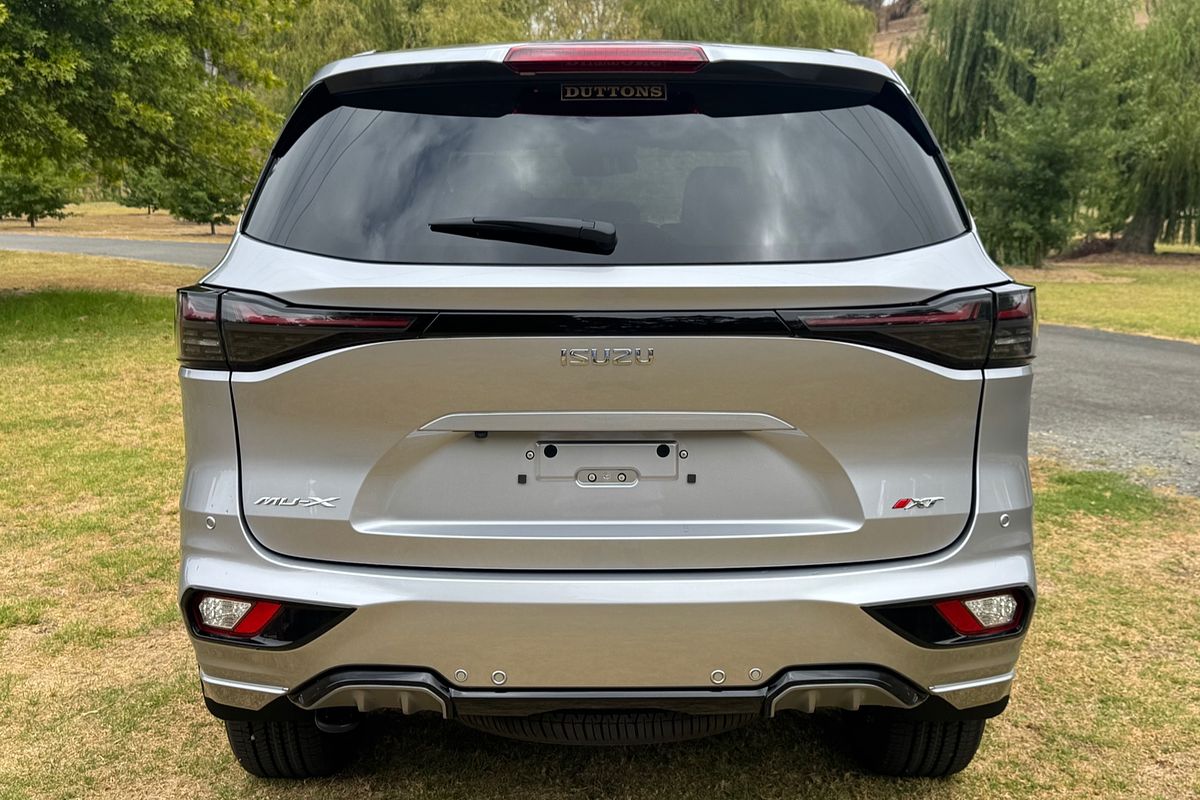 2025 Isuzu MU-X X-TERRAIN