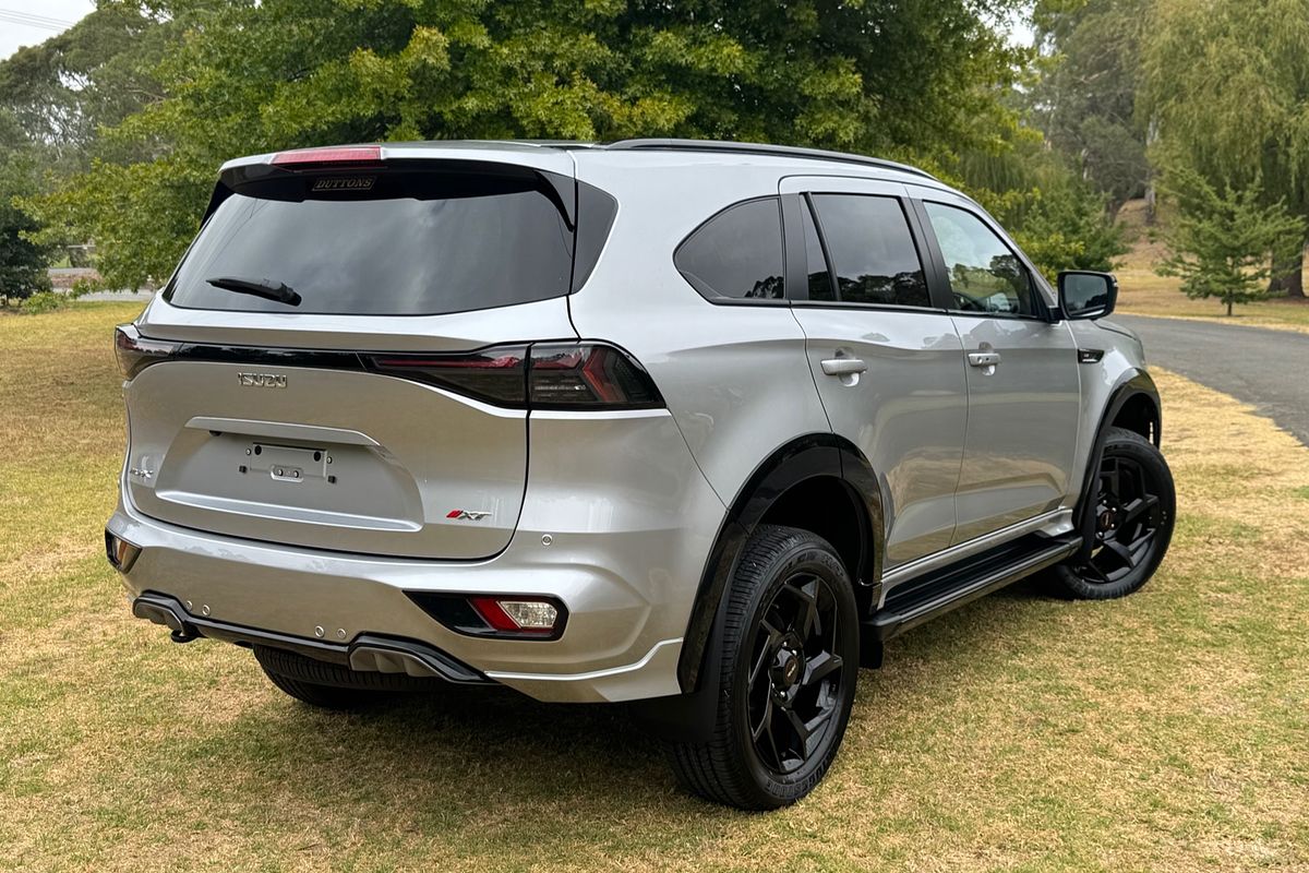 2025 Isuzu MU-X X-TERRAIN