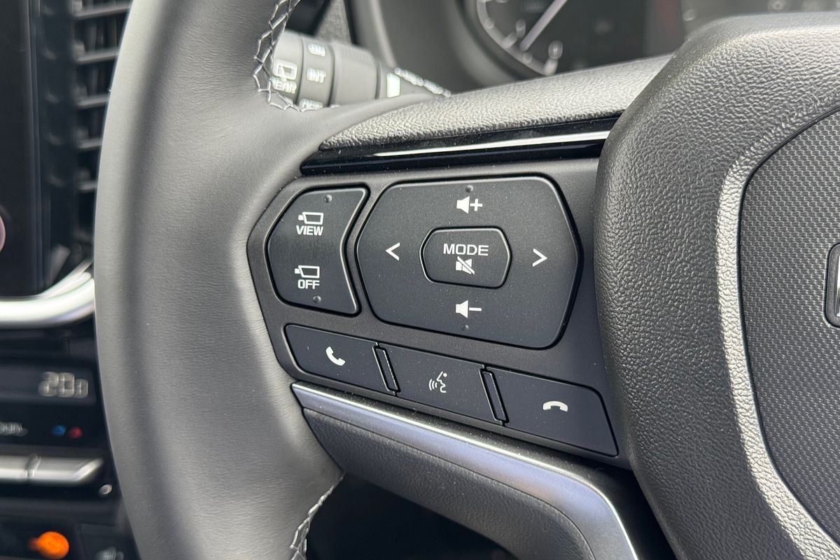 2025 Isuzu MU-X X-TERRAIN