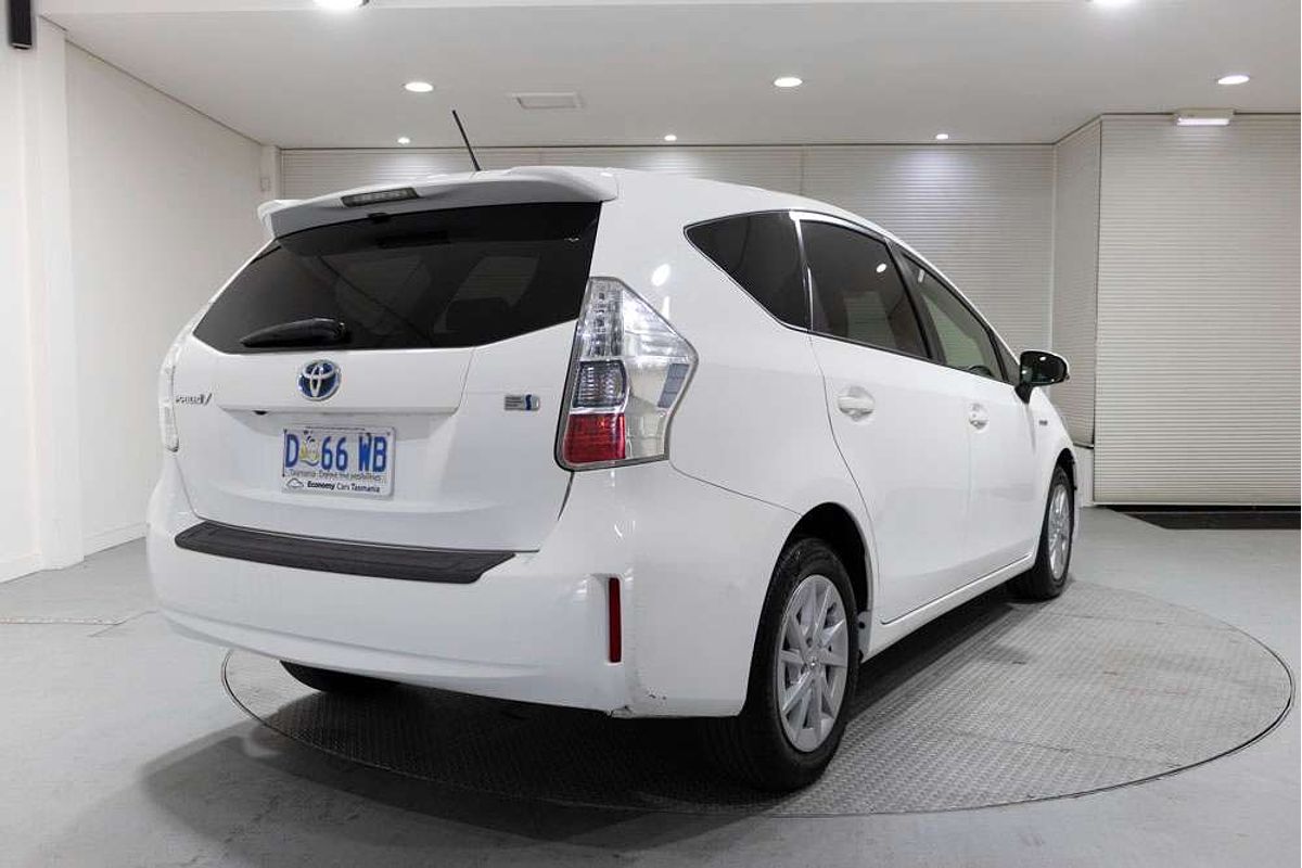 Prius v L1 1.8L Hybrid Continuously variable Wagon