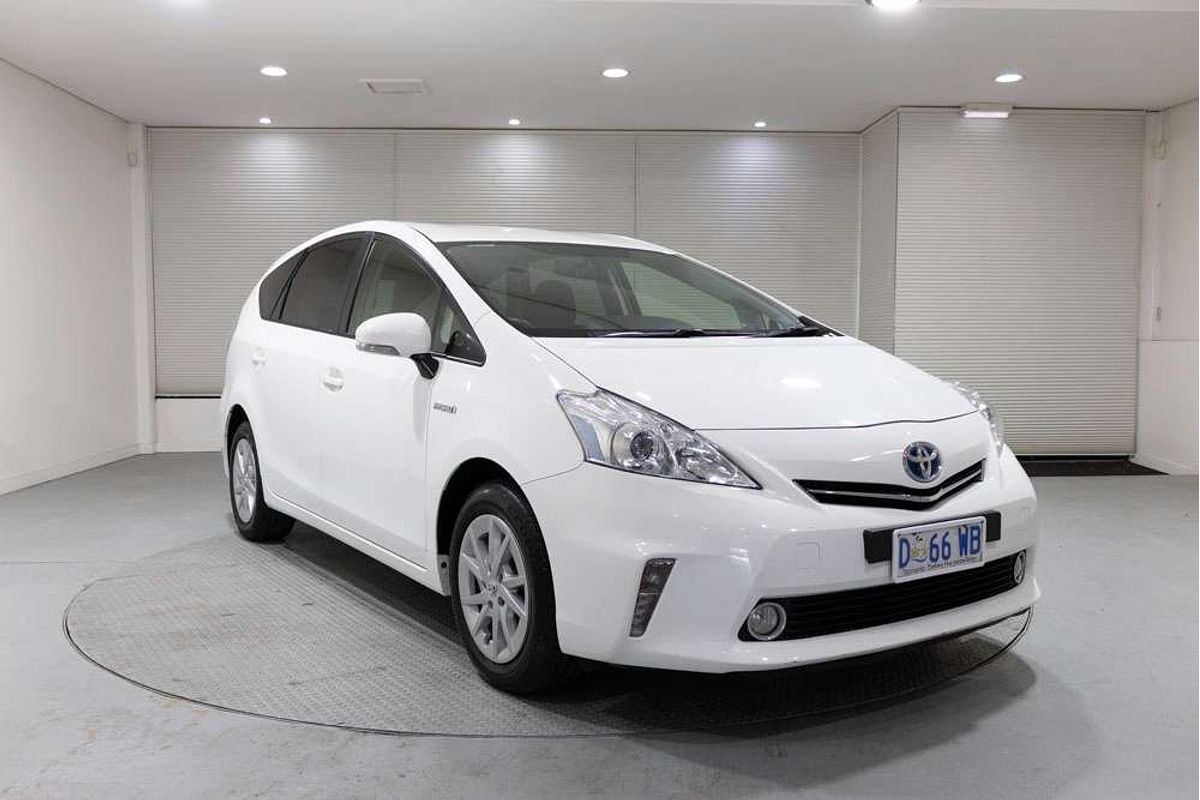 Prius v L1 1.8L Hybrid Continuously variable Wagon