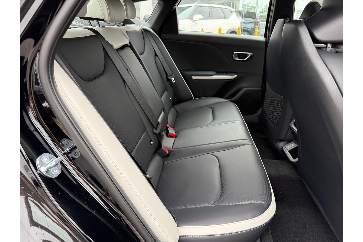 2025 Kia K4 GT-Line CL4m
