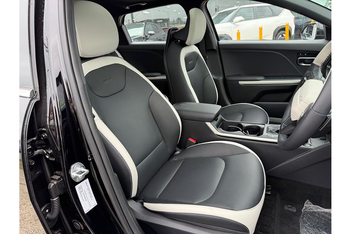 2025 Kia K4 GT-Line CL4m