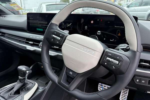 2025 Kia K4 GT-Line CL4m