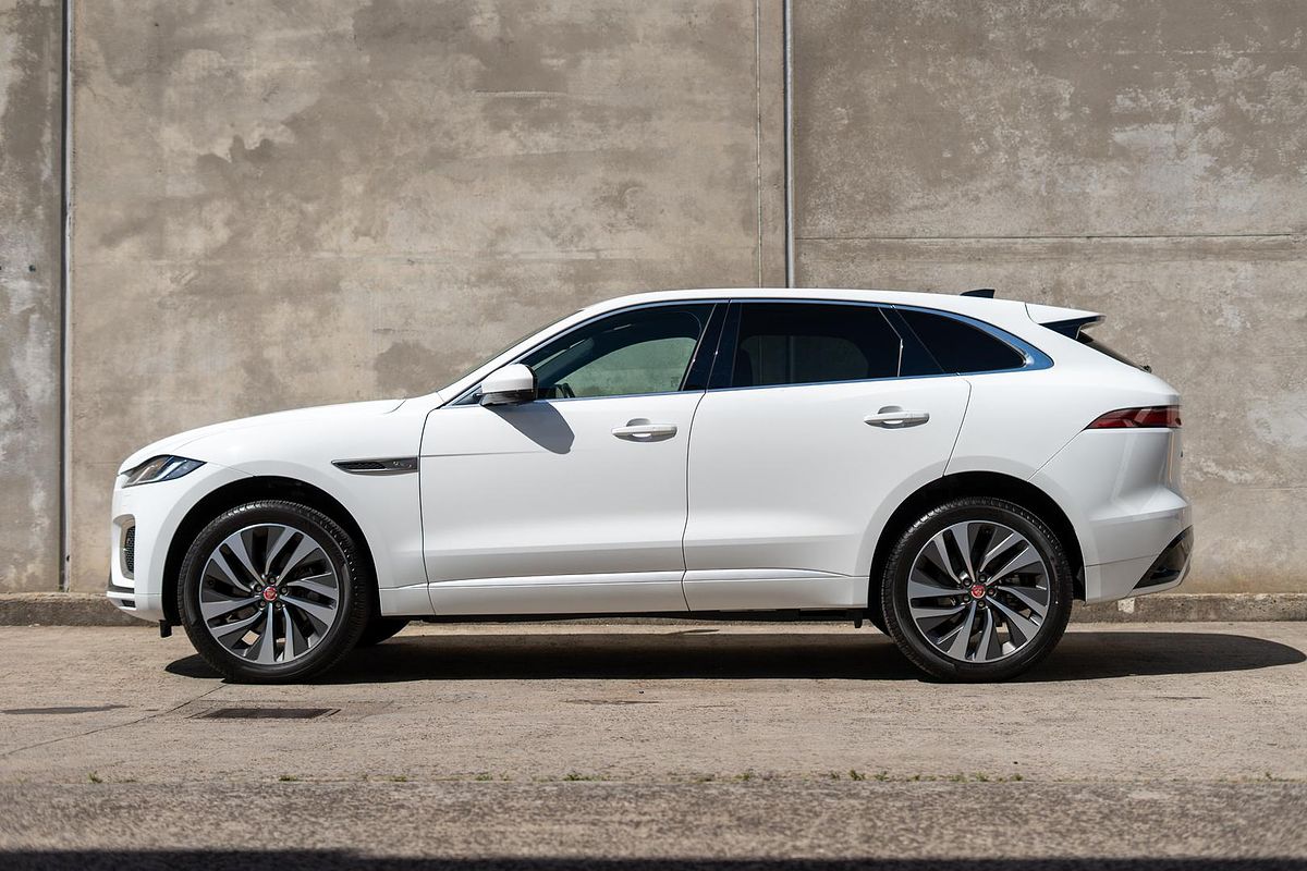 2022 Jaguar F-PACE P250 R-Dynamic SE X761