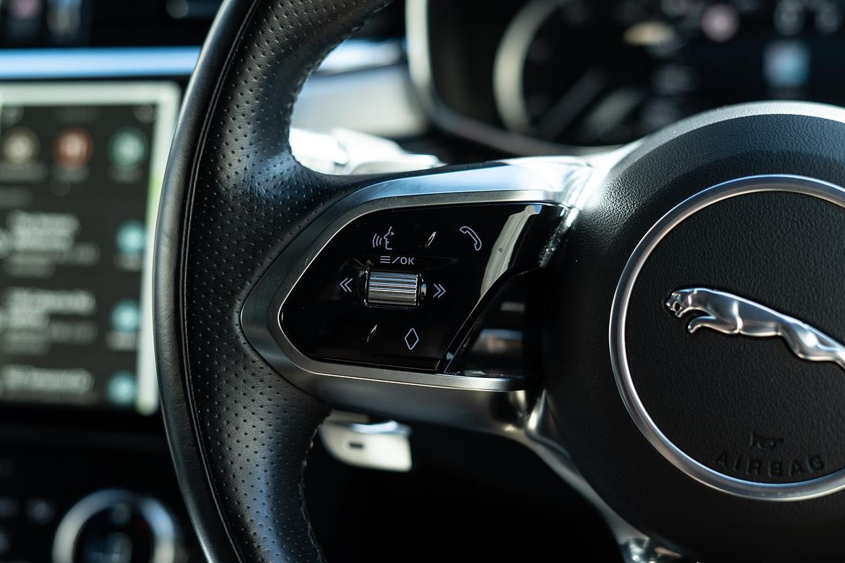 2022 Jaguar F-PACE P250 R-Dynamic SE X761