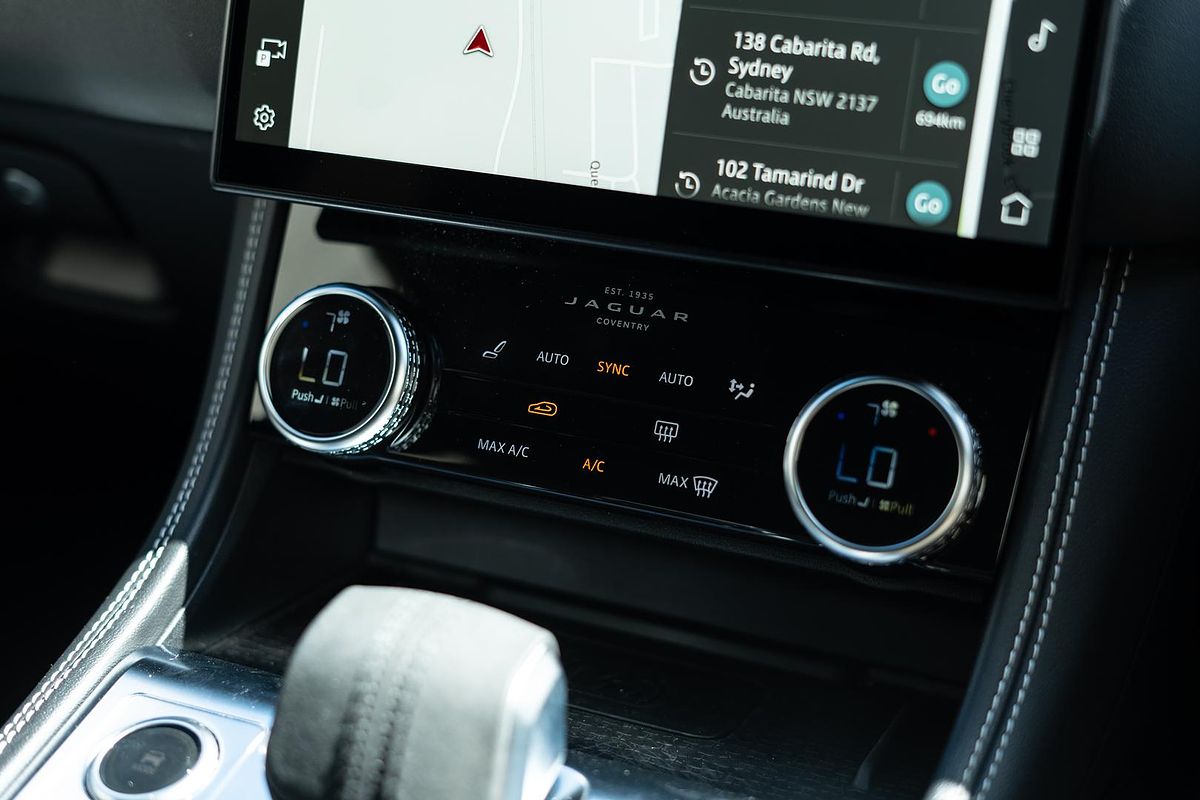 2022 Jaguar F-PACE P250 R-Dynamic SE X761