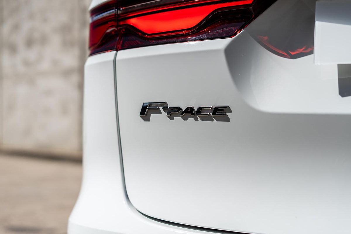 2022 Jaguar F-PACE P250 R-Dynamic SE X761