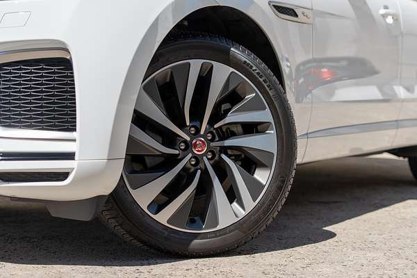 2022 Jaguar F-PACE P250 R-Dynamic SE X761