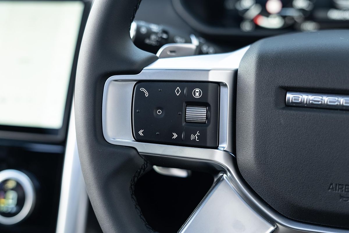 2024 Land Rover Discovery D300 Dynamic SE Series 5