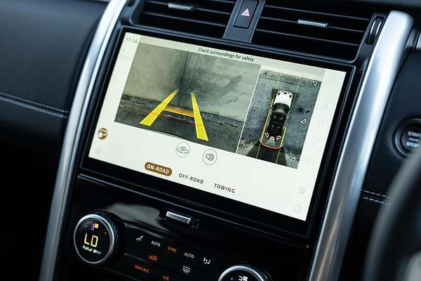 2024 Land Rover Discovery D300 Dynamic SE Series 5