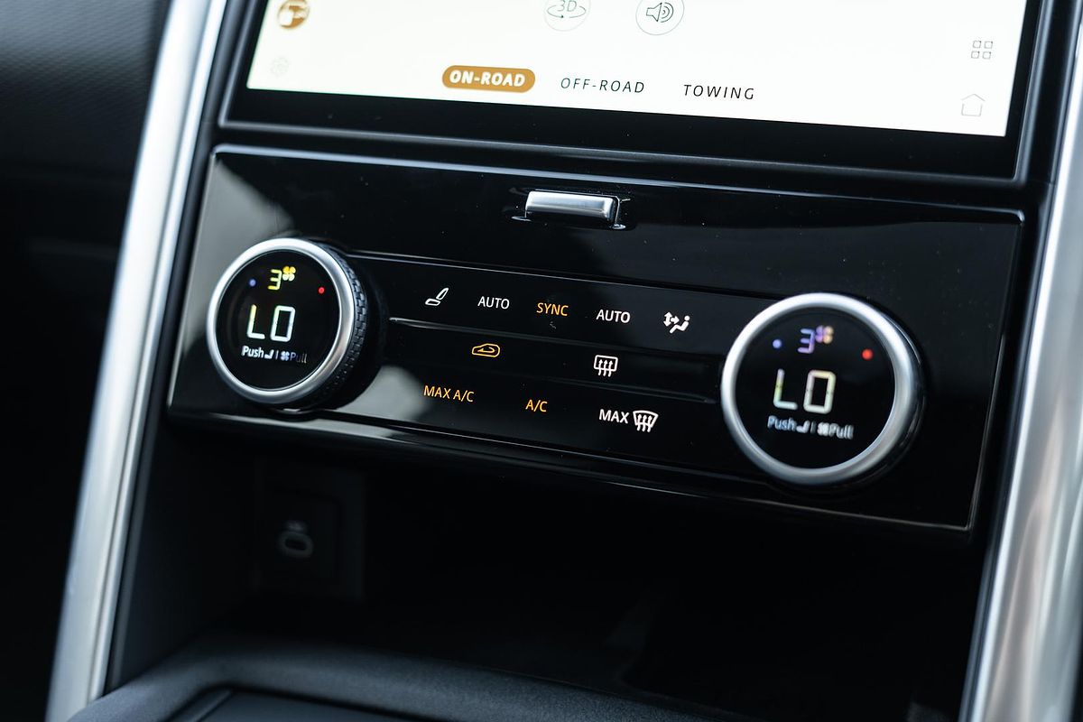 2024 Land Rover Discovery D300 Dynamic SE Series 5