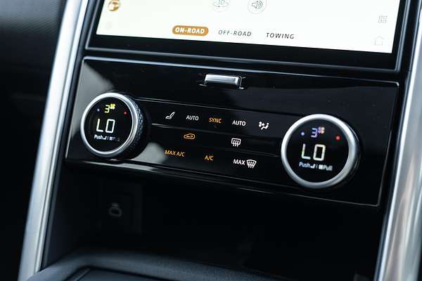2024 Land Rover Discovery D300 Dynamic SE Series 5
