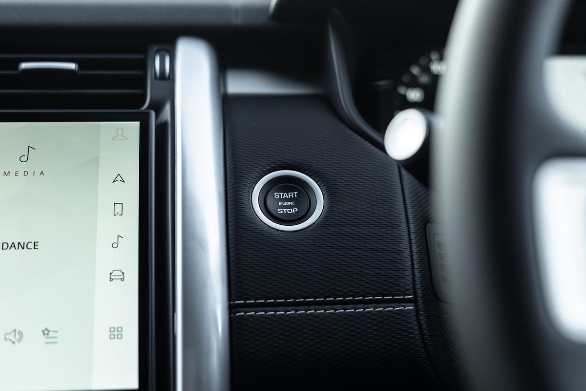 2024 Land Rover Discovery D300 Dynamic SE Series 5