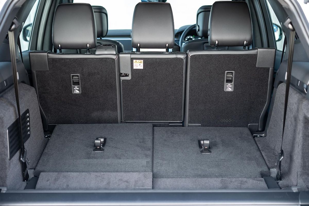 2024 Land Rover Discovery D300 Dynamic SE Series 5