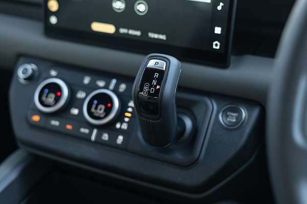 2024 Land Rover Defender 110 D350 X-Dynamic SE L663