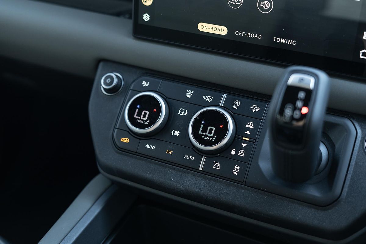 2024 Land Rover Defender 110 D350 X-Dynamic SE L663