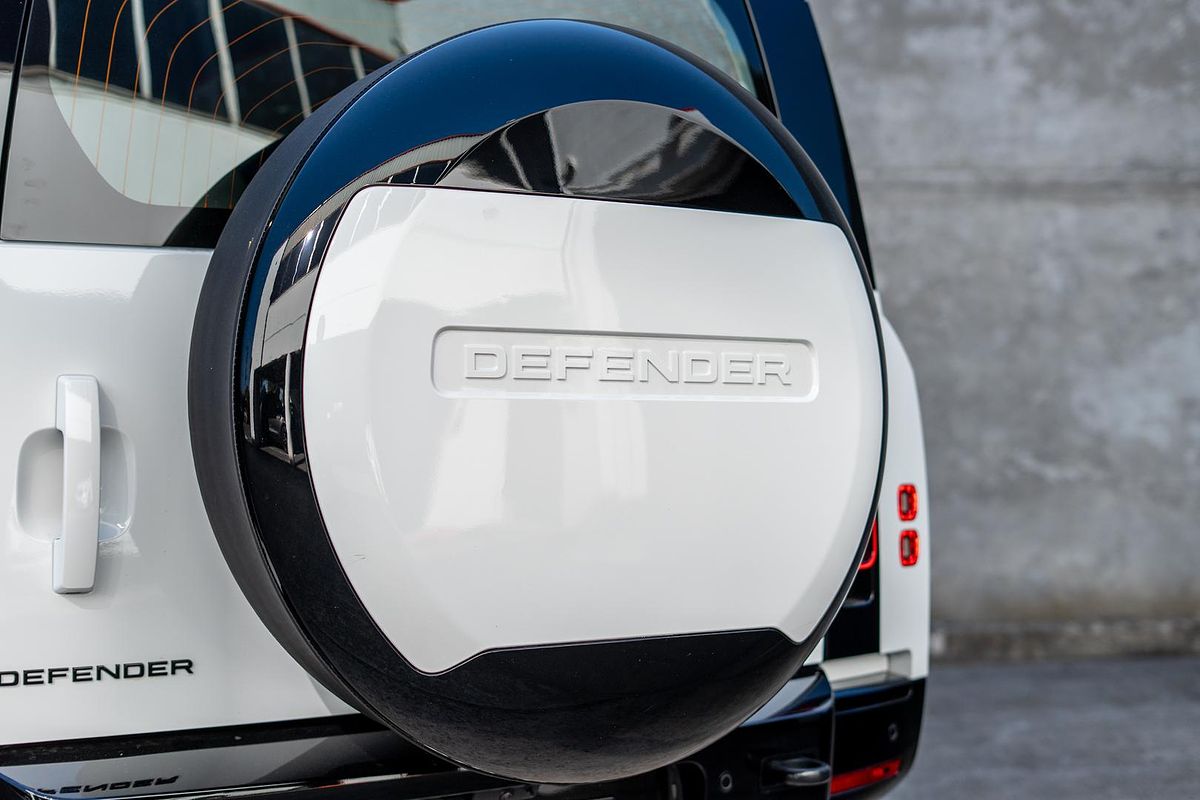 2024 Land Rover Defender 110 D350 X-Dynamic SE L663