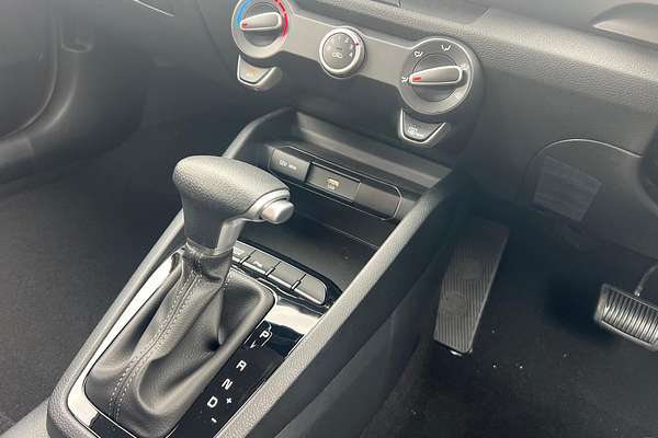 2024 Kia Stonic S YB