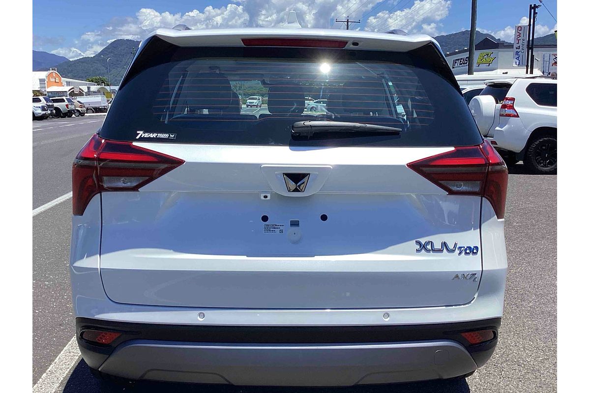 2024 Mahindra XUV700 AX7L