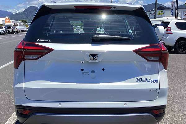 2024 Mahindra XUV700 AX7L