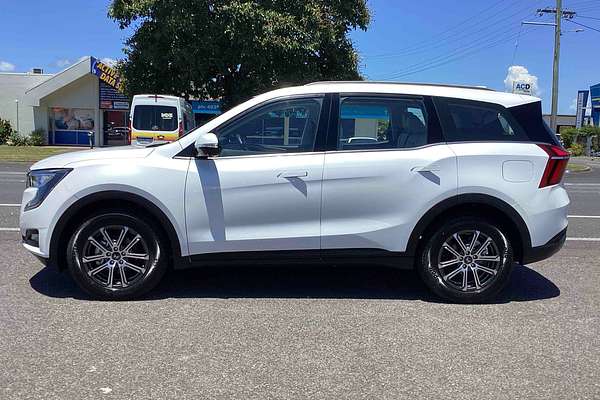 2024 Mahindra XUV700 AX7L