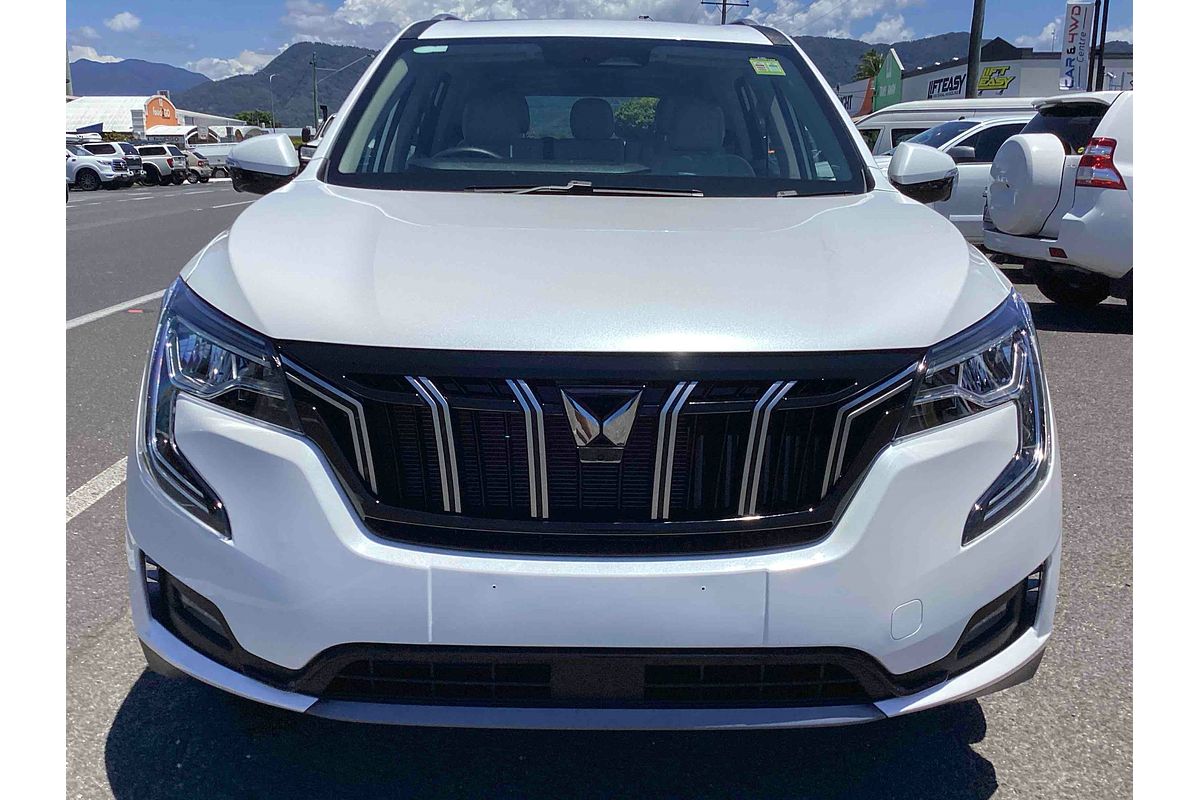 2024 Mahindra XUV700 AX7L