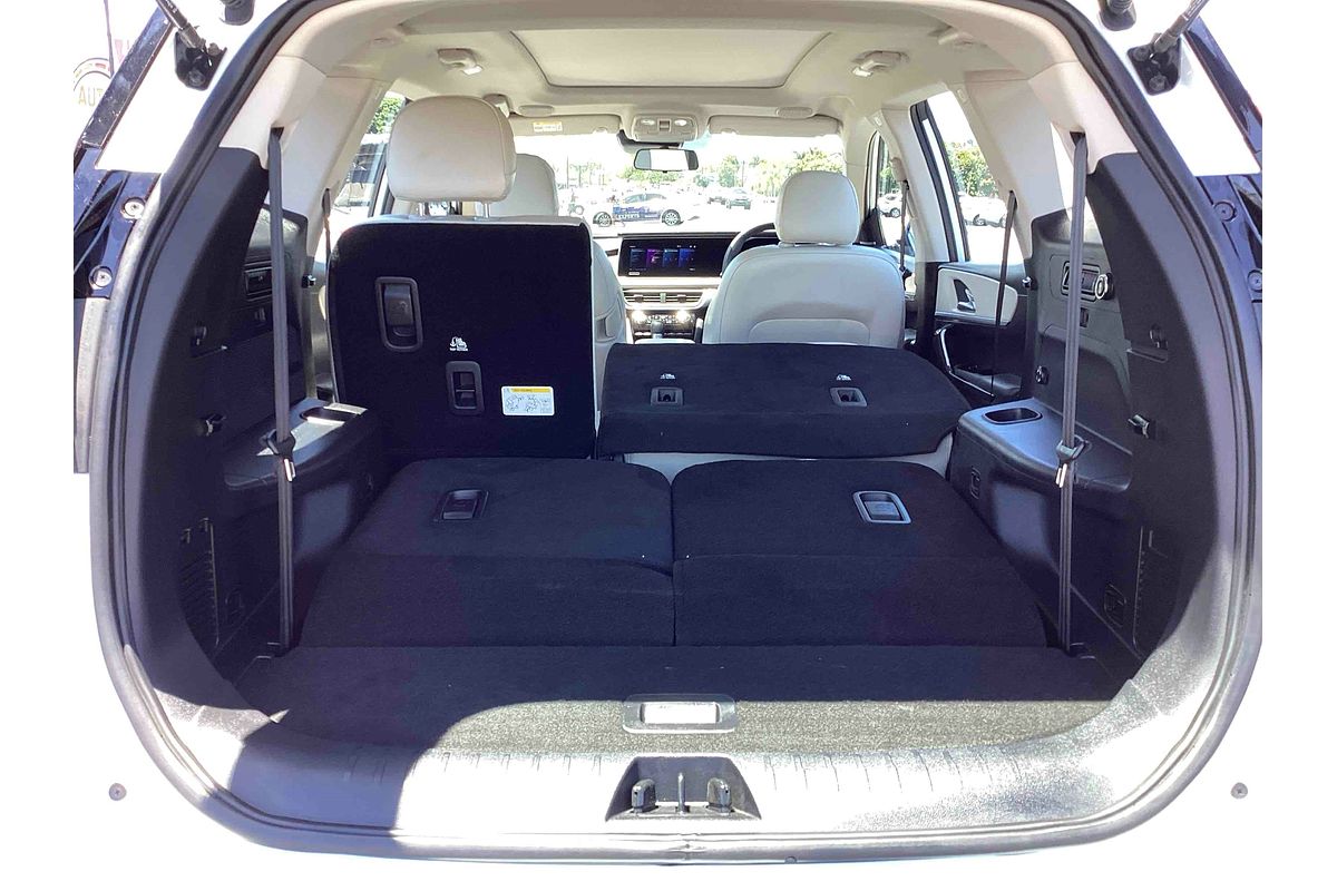 2024 Mahindra XUV700 AX7L