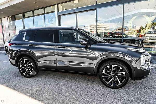 2024 Mitsubishi Outlander Exceed ZM
