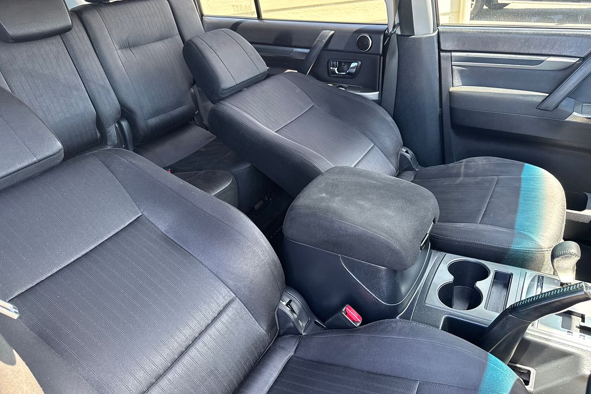 2012 Mitsubishi Pajero GLX NW