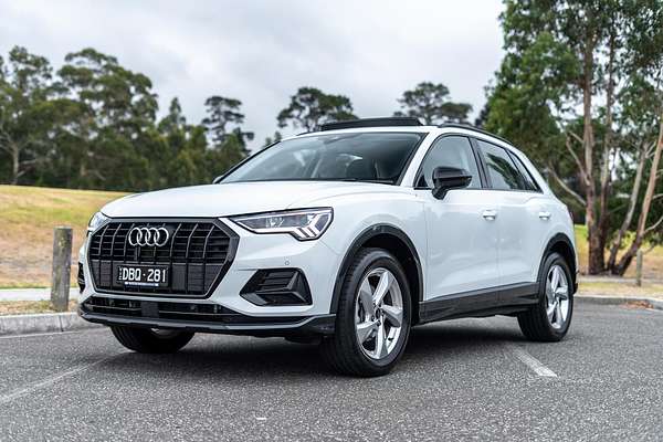 2024 Audi Q3 35 TFSI Dynamic Black F3