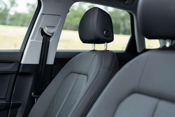 2024 Audi Q3 35 TFSI Dynamic Black F3